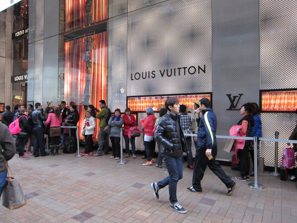 Louis Vuitton’s brand fades in China | THE FASHION REPUBLIC TODAY